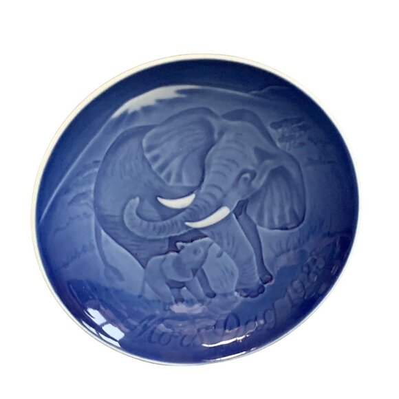 Bing & Grondahl Copenhagen Mothers Day 1986 Plate with Elephant Design 6 Inch Di - Picture 1 of 10